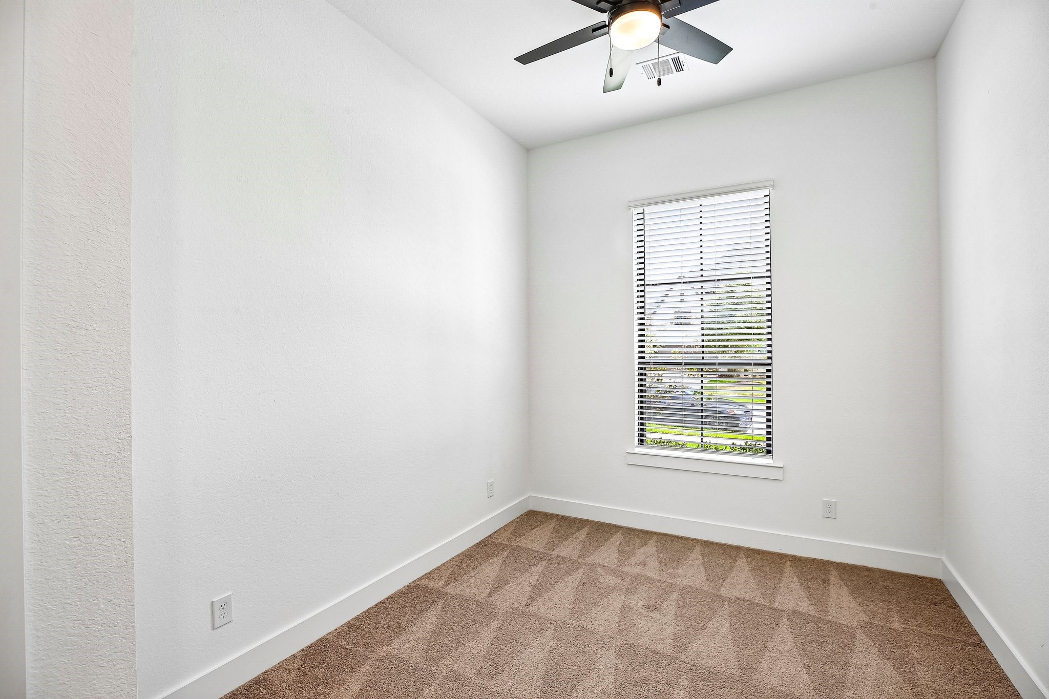 1923 Golden Leaf Drive Property Photo 22