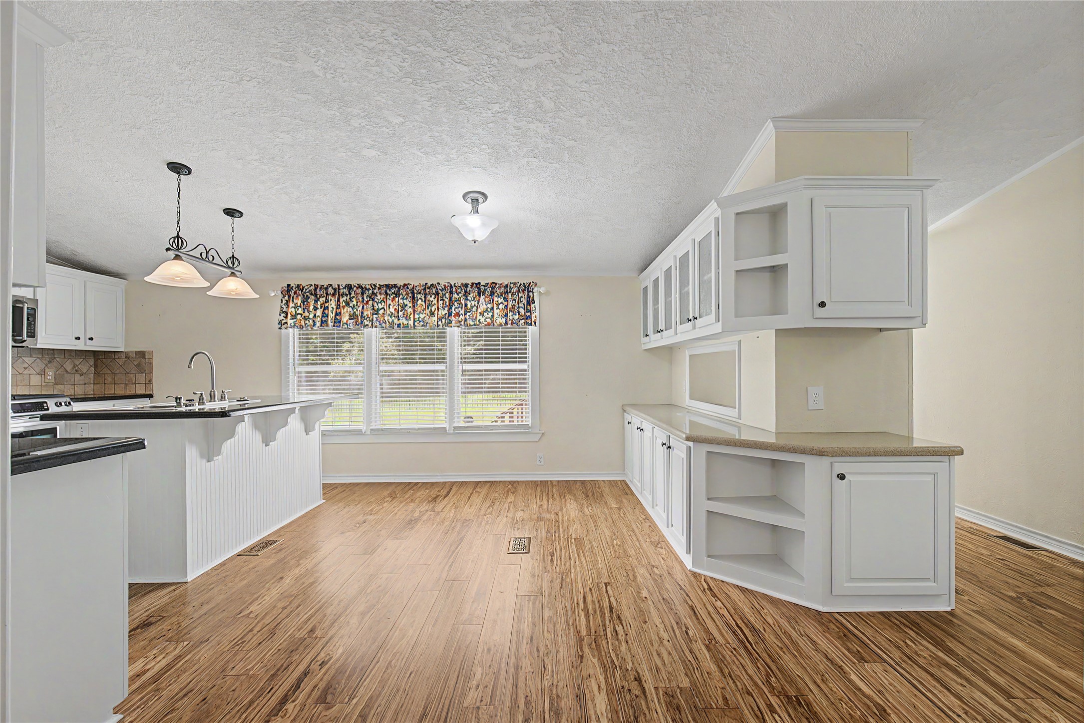 26190 Walnut Burl Property Photo 7