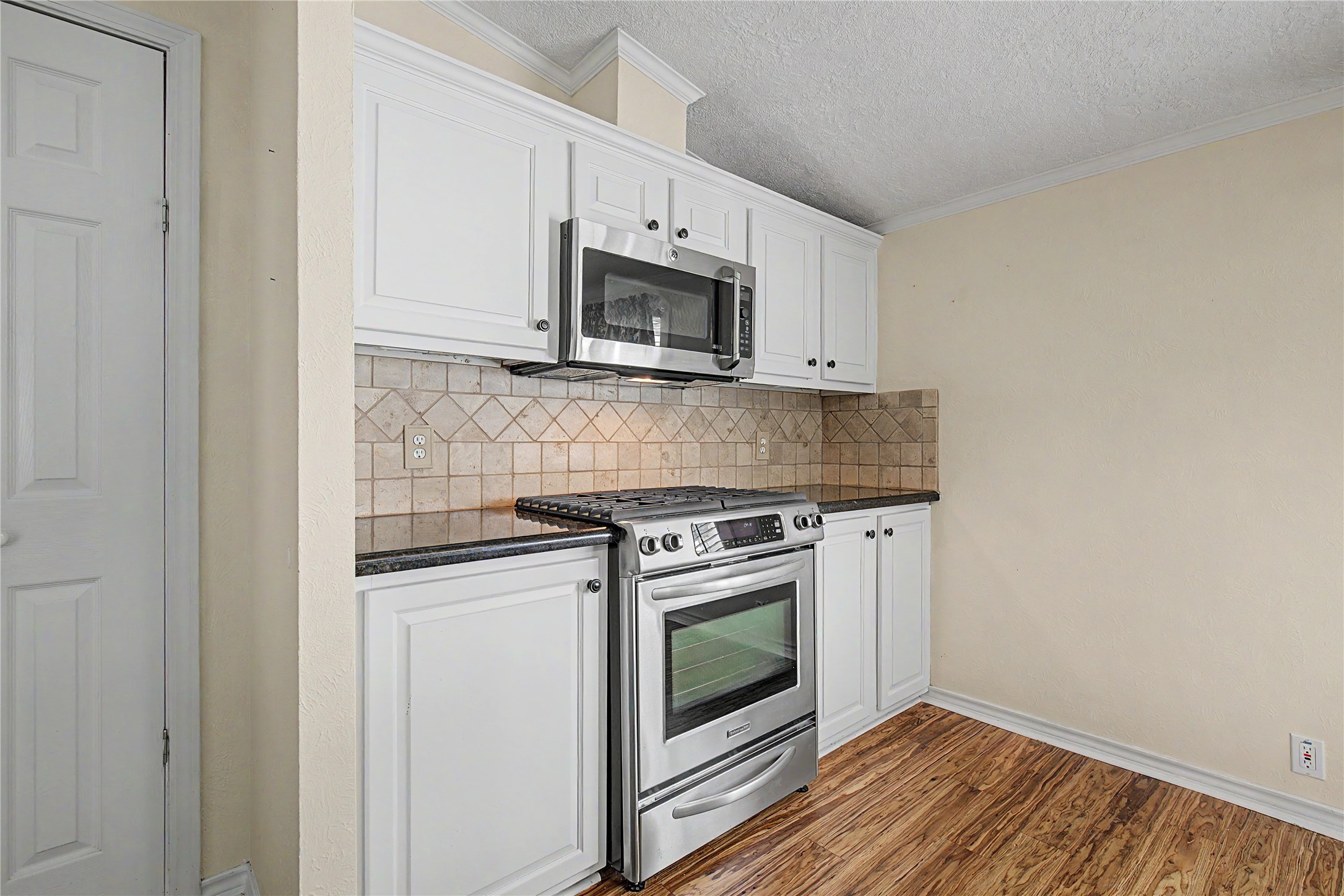 26190 Walnut Burl Property Photo 10