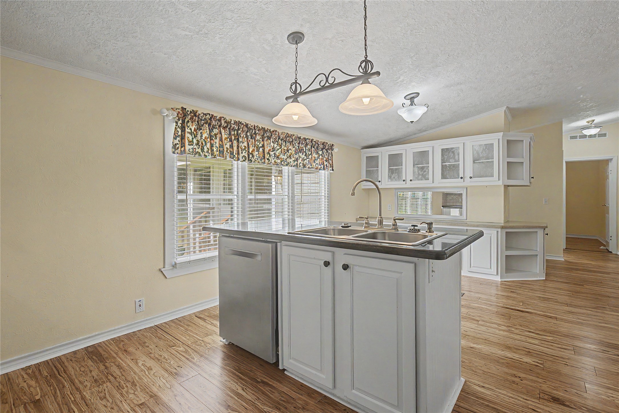 26190 Walnut Burl Property Photo 11
