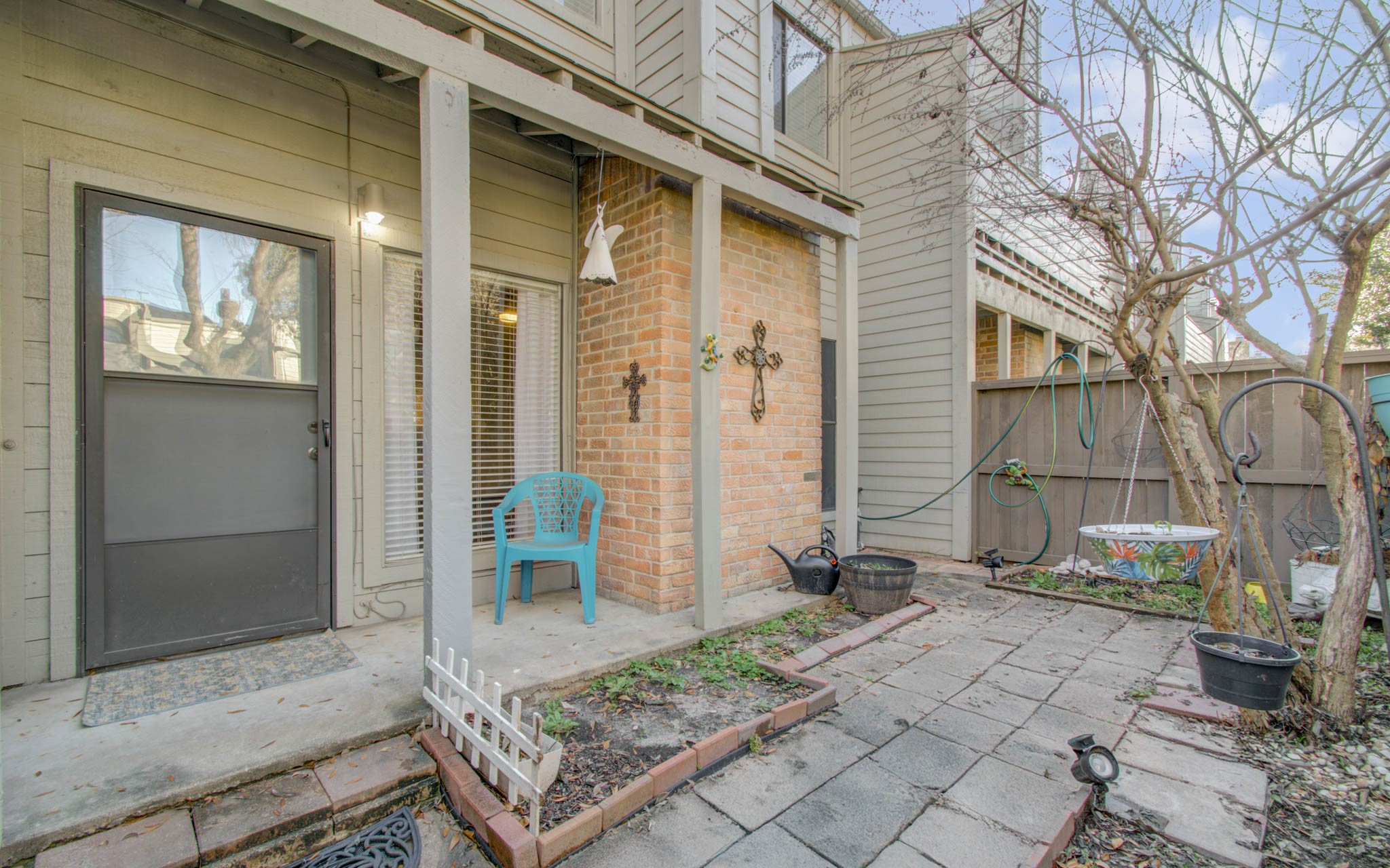 Askew Elementary School Real Estate Listings Main Image