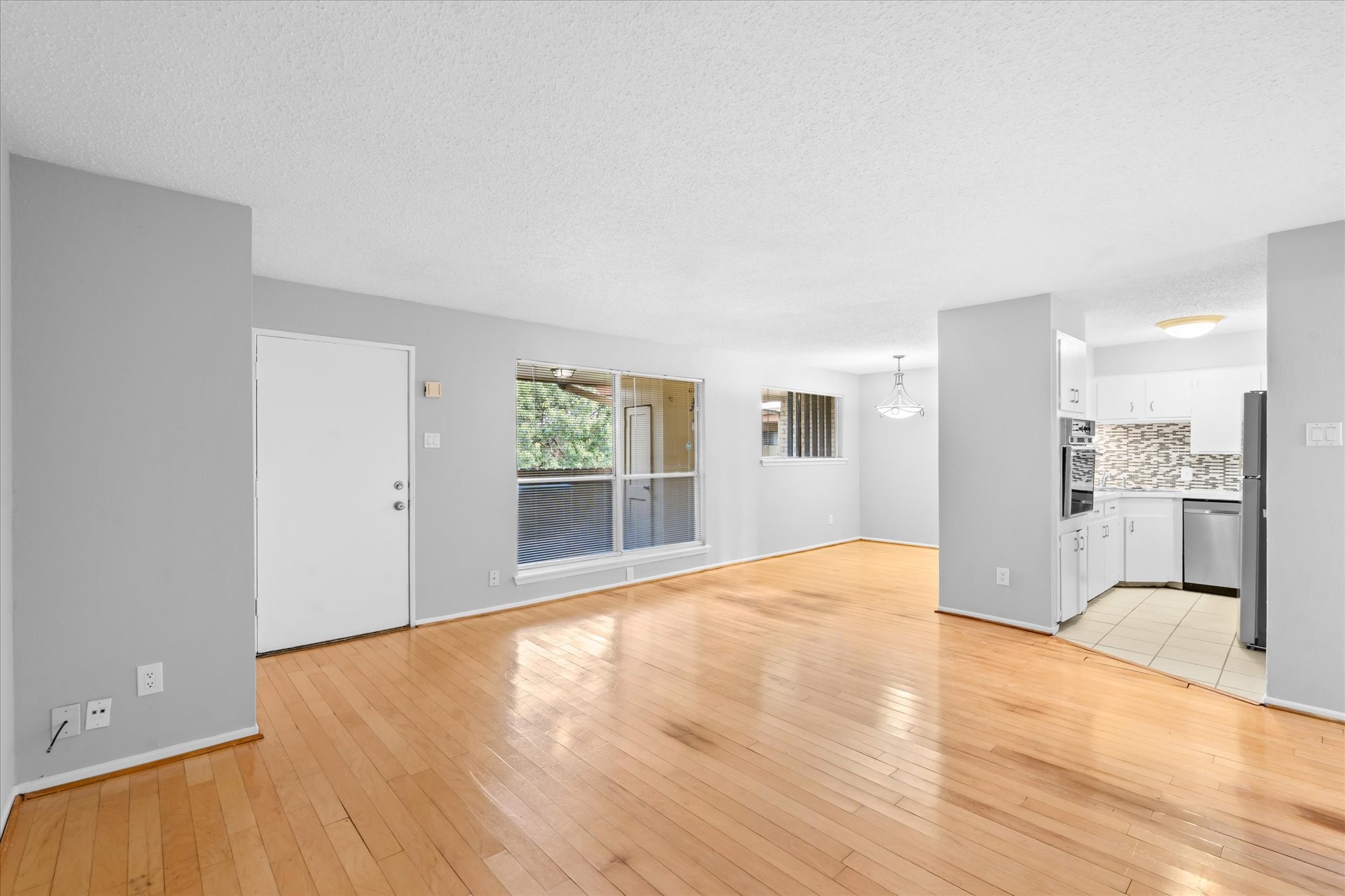 7714 Renwick Drive 23 Property Photo 4