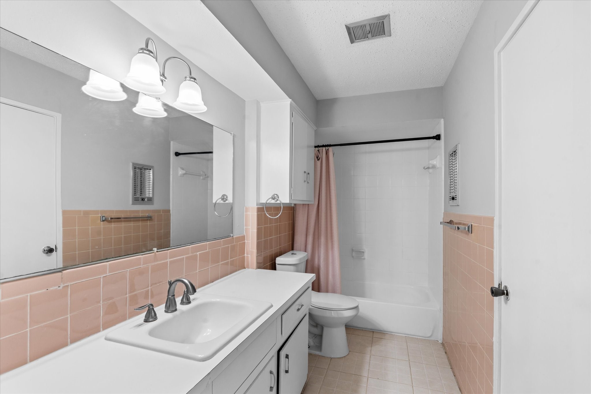 7714 Renwick Drive 23 Property Photo 9