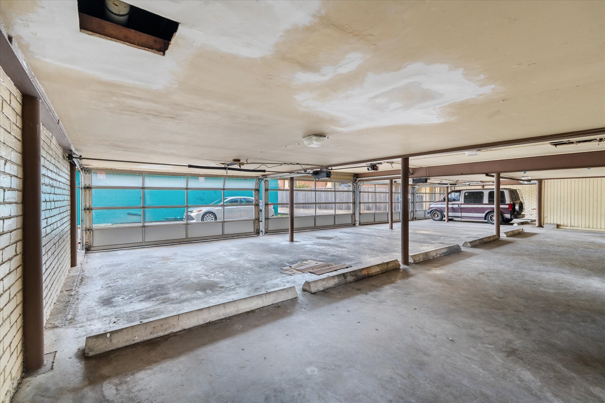 7714 Renwick Drive 23 Property Photo 14