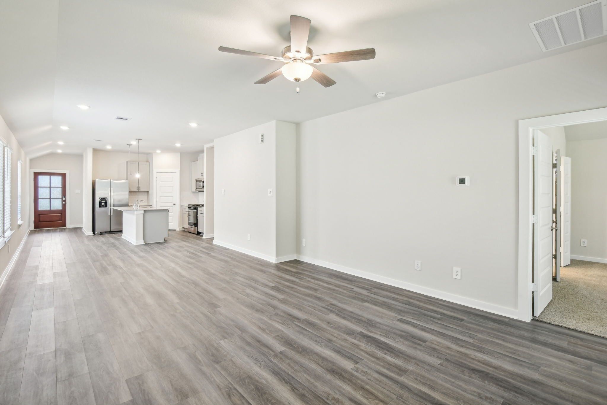 18688 Presswood Way Drive Property Photo 3