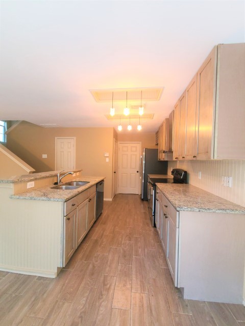 138 S Walden Elms Circle Property Photo 3