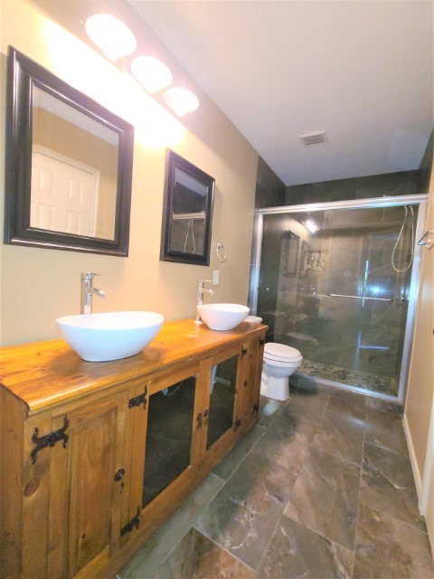138 S Walden Elms Circle Property Photo 9