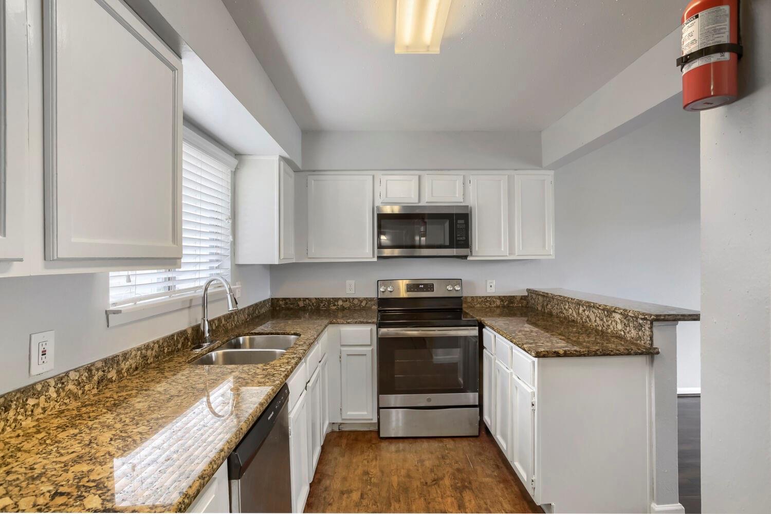 10075 Westpark Drive # 17, Houston Tx 77042 Property Photo 12
