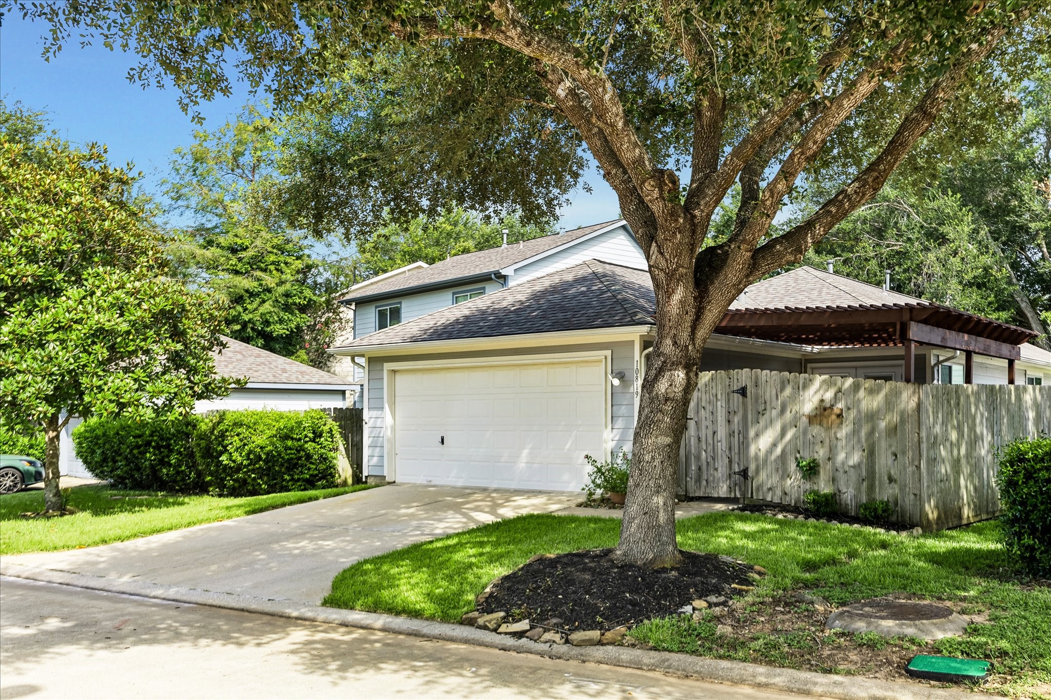 10819 Cobblecreek Way Property Photo 3