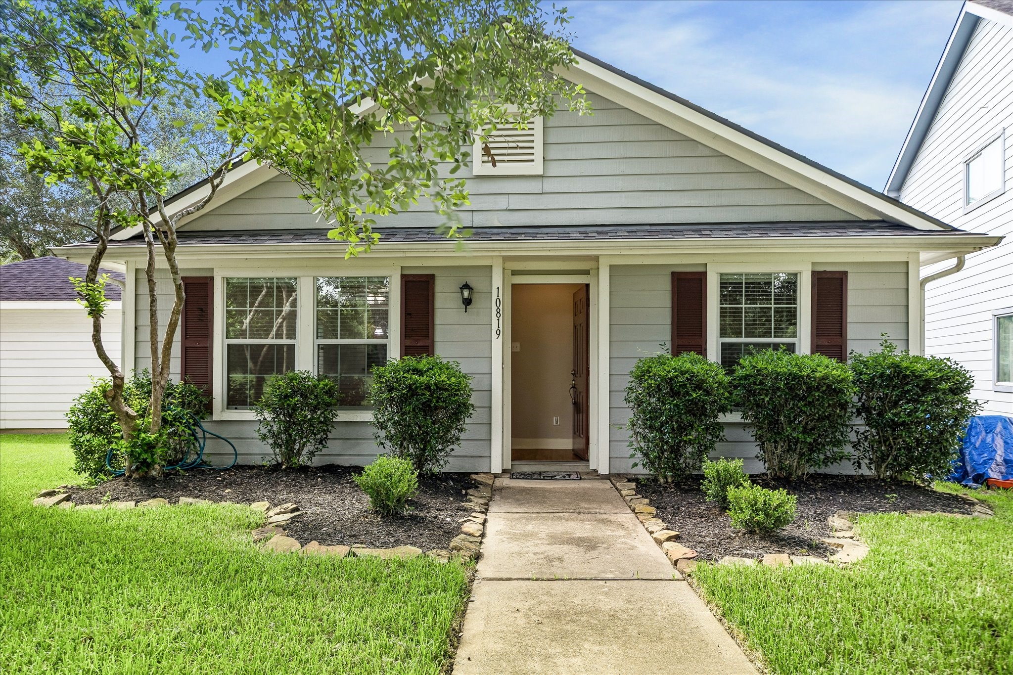 10819 Cobblecreek Way Property Photo 7