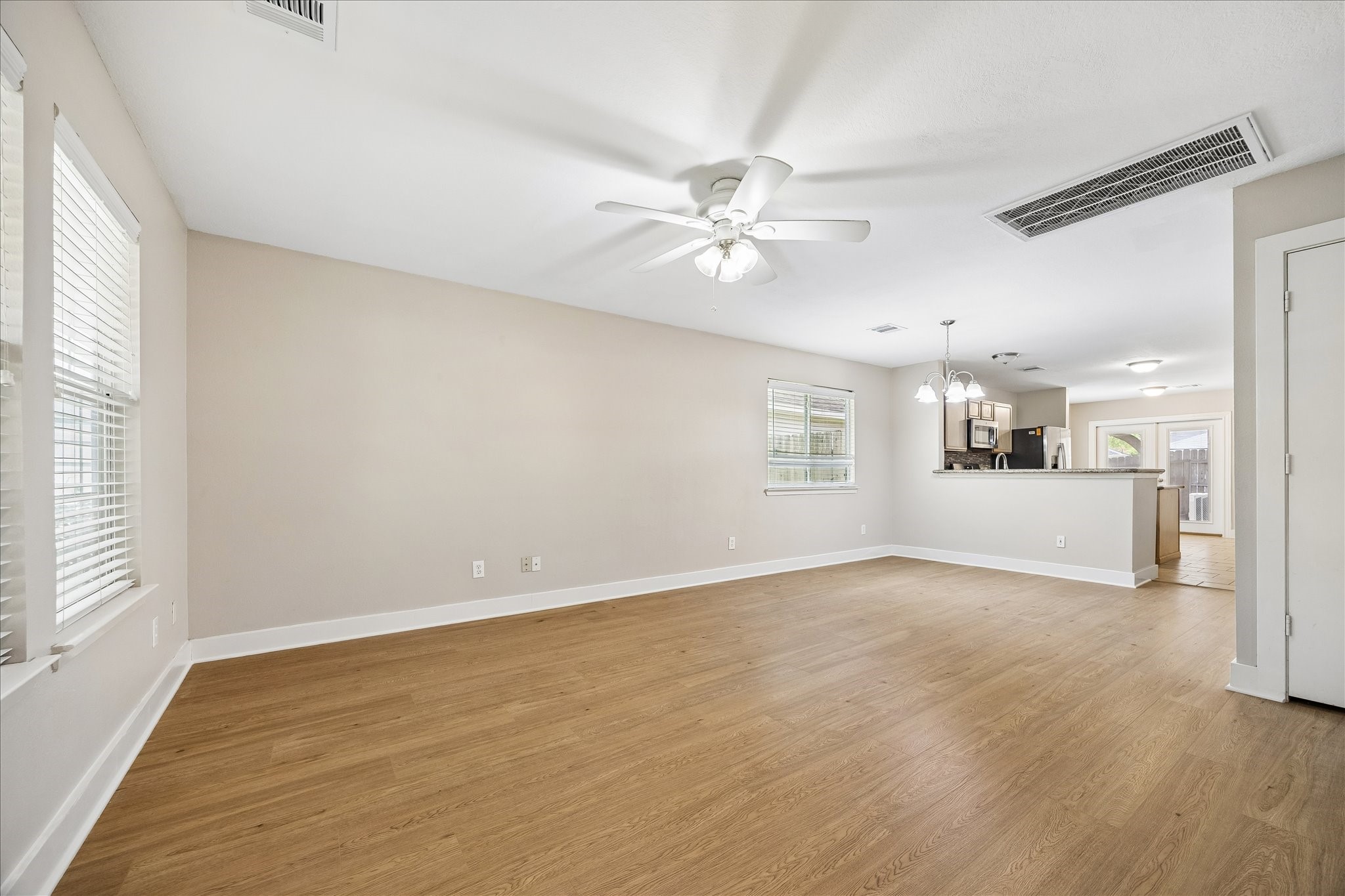 10819 Cobblecreek Way Property Photo 9