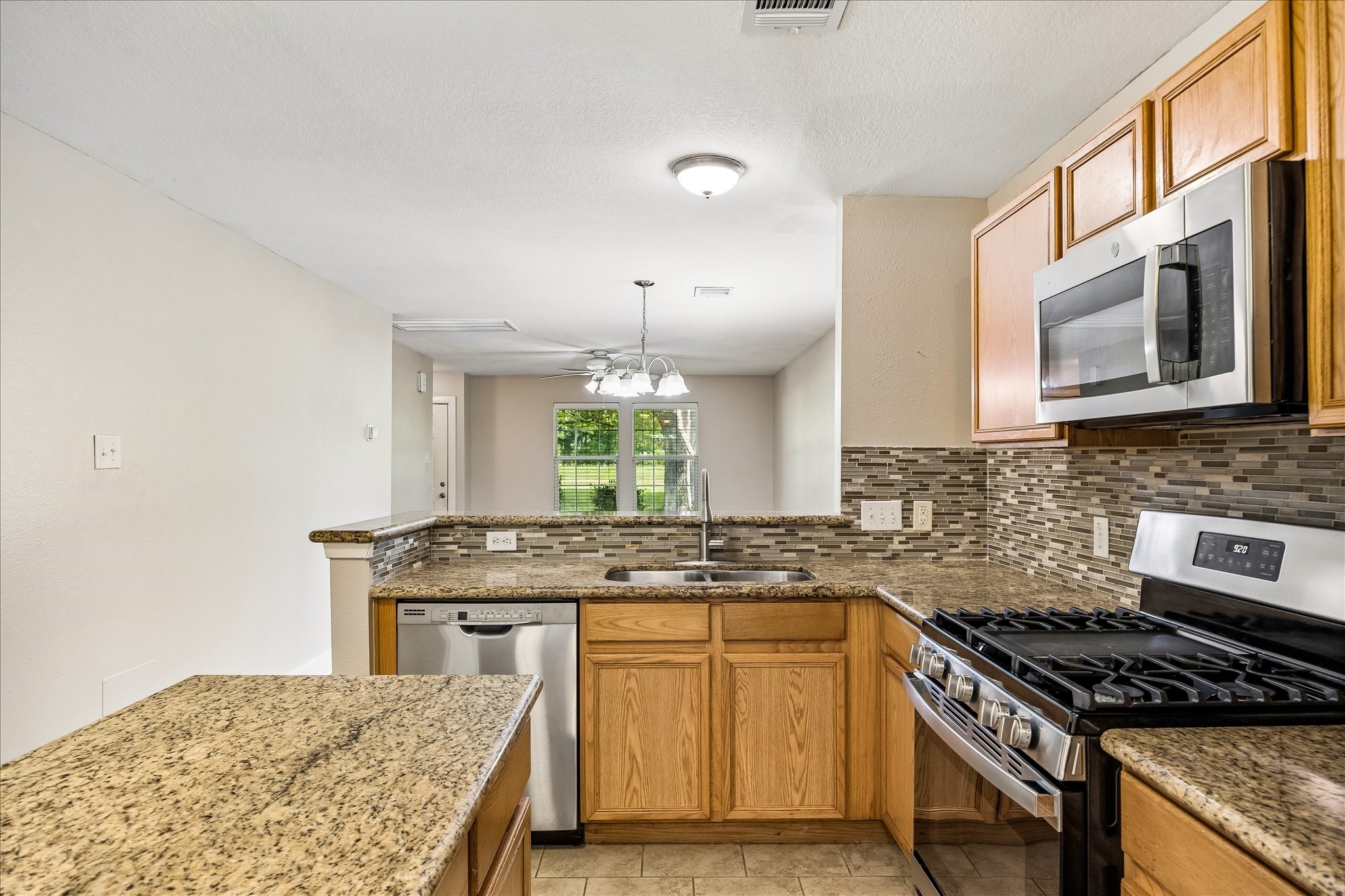 10819 Cobblecreek Way Property Photo 19