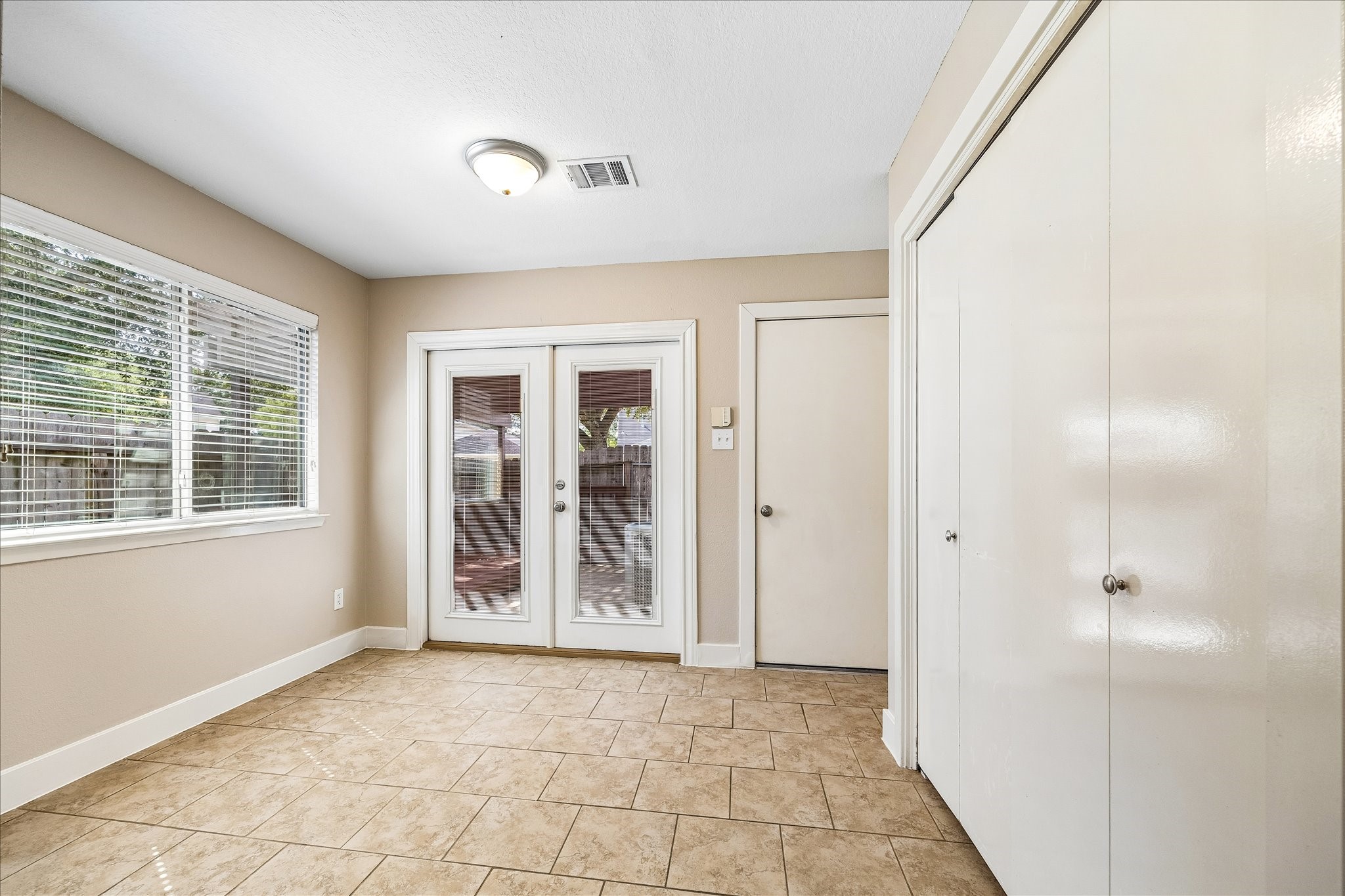 10819 Cobblecreek Way Property Photo 21
