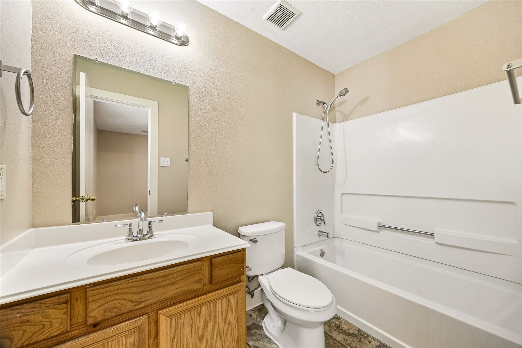 10819 Cobblecreek Way Property Photo 27