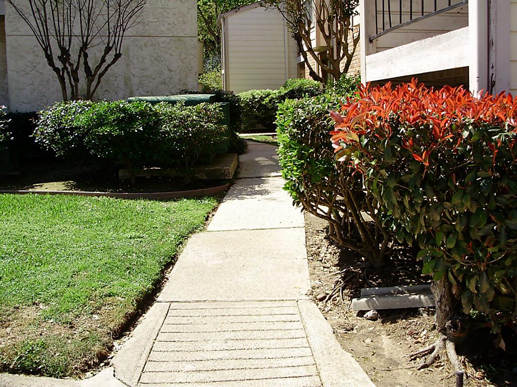 17401 Red Oak Drive 82 Property Photo 4