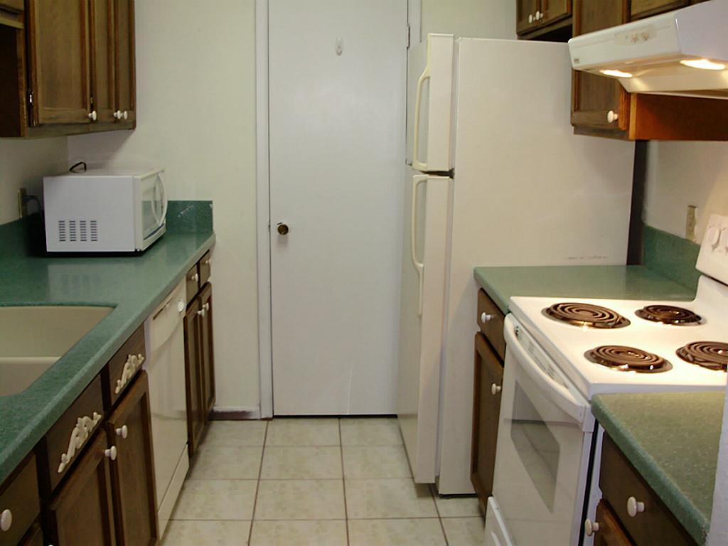 17401 Red Oak Drive 82 Property Photo 9