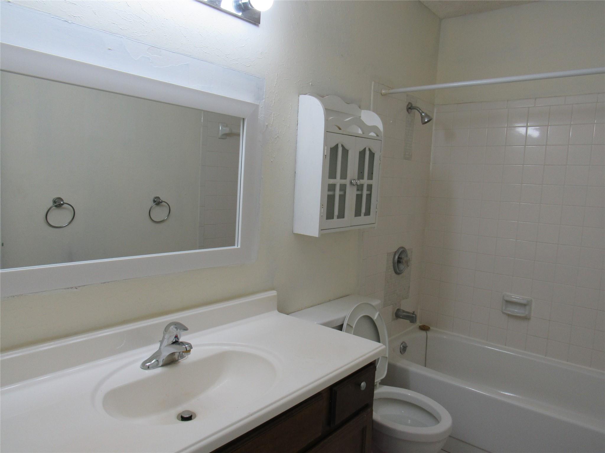 17401 Red Oak Drive 82 Property Photo 27