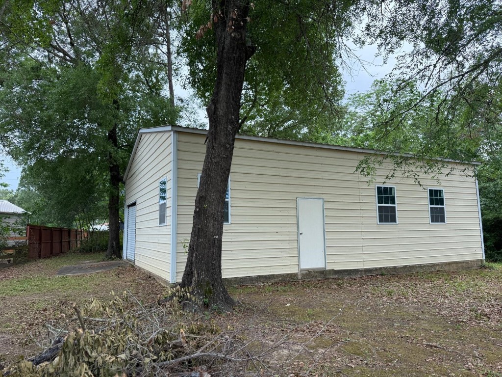 200 Lagoon Drive Property Photo 3