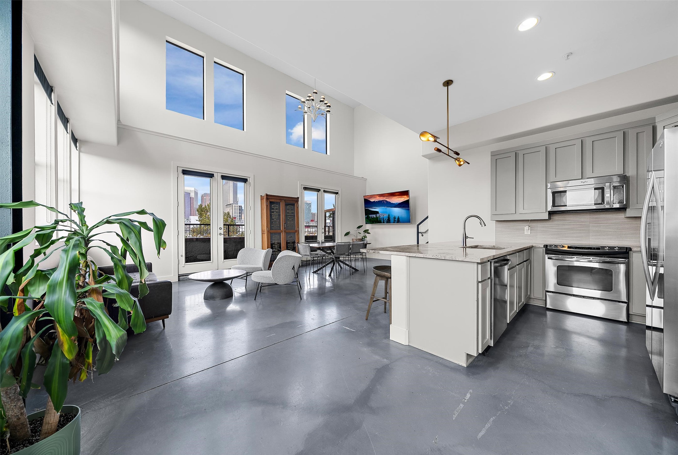2323 Polk St Street 306 Property Photo 1