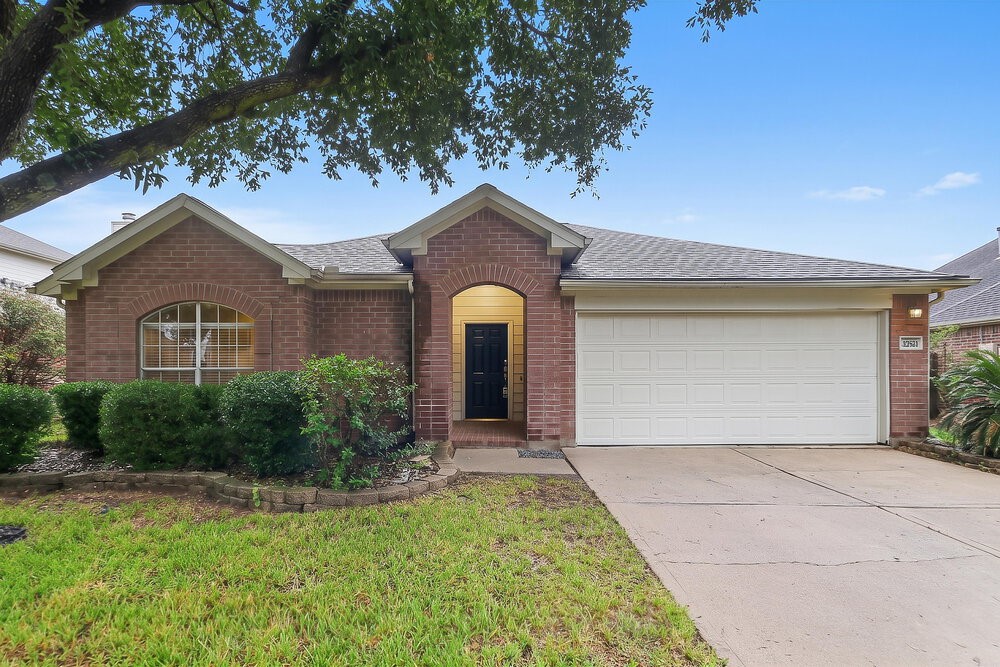 3122 Rainpark Lane Property Photo 1