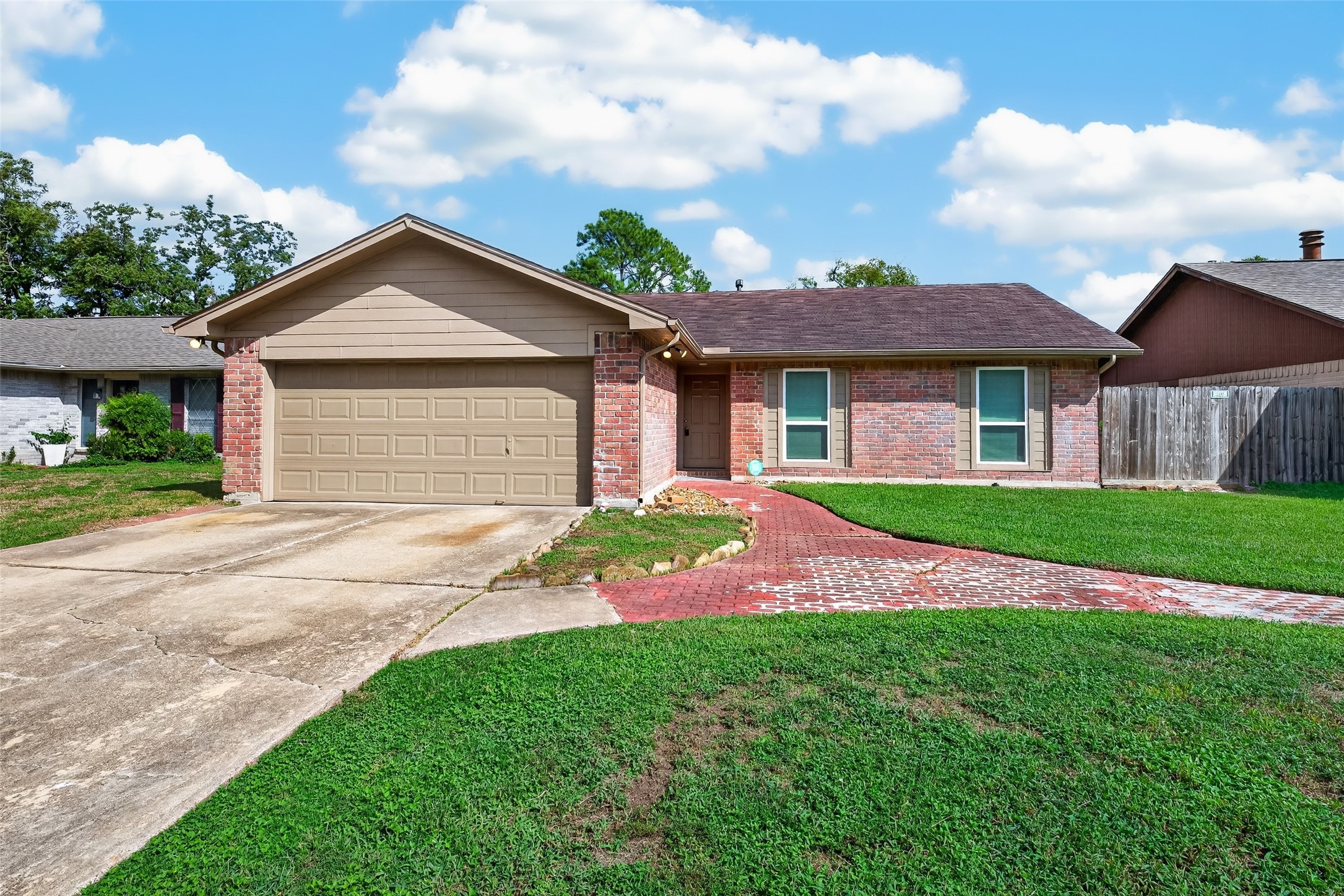 6915 Navidad Road Property Photo 1