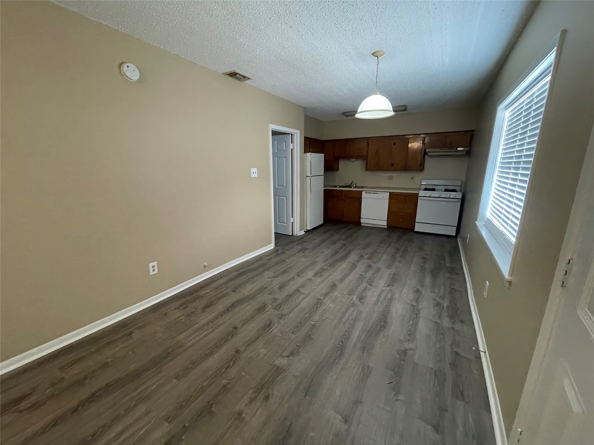 802 Avenue K 3 Property Photo 4