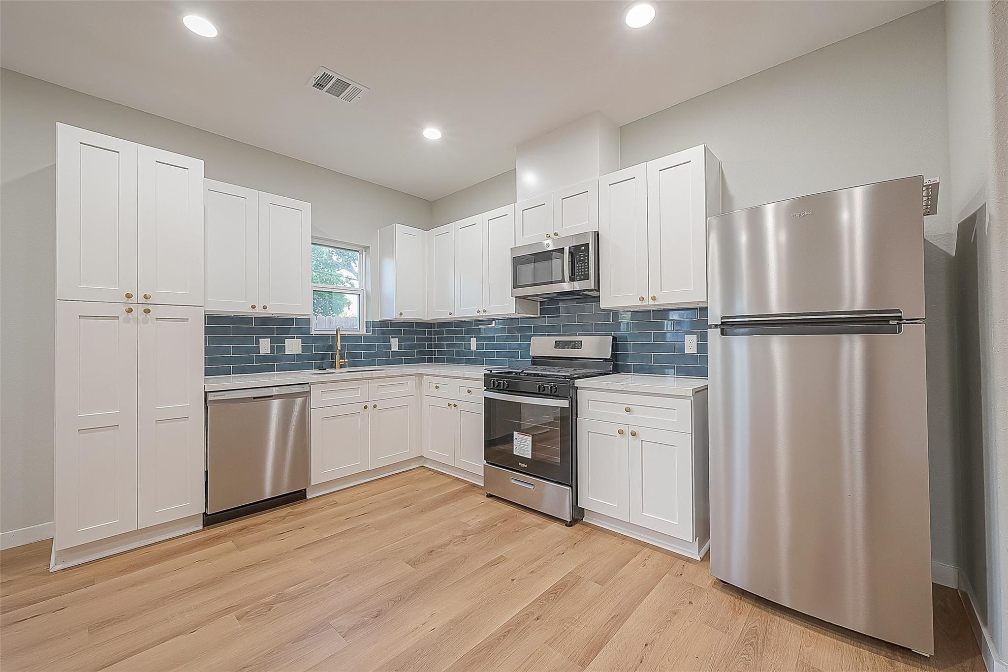 336 De Haven Street A Property Photo 9