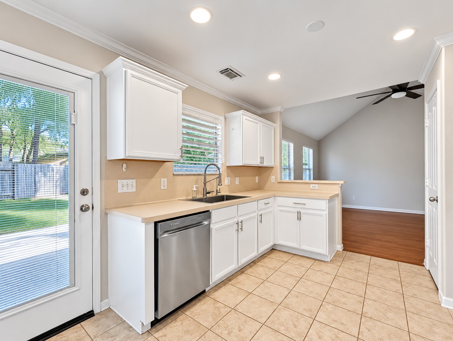 6 Thicket Grove Place Property Photo 14