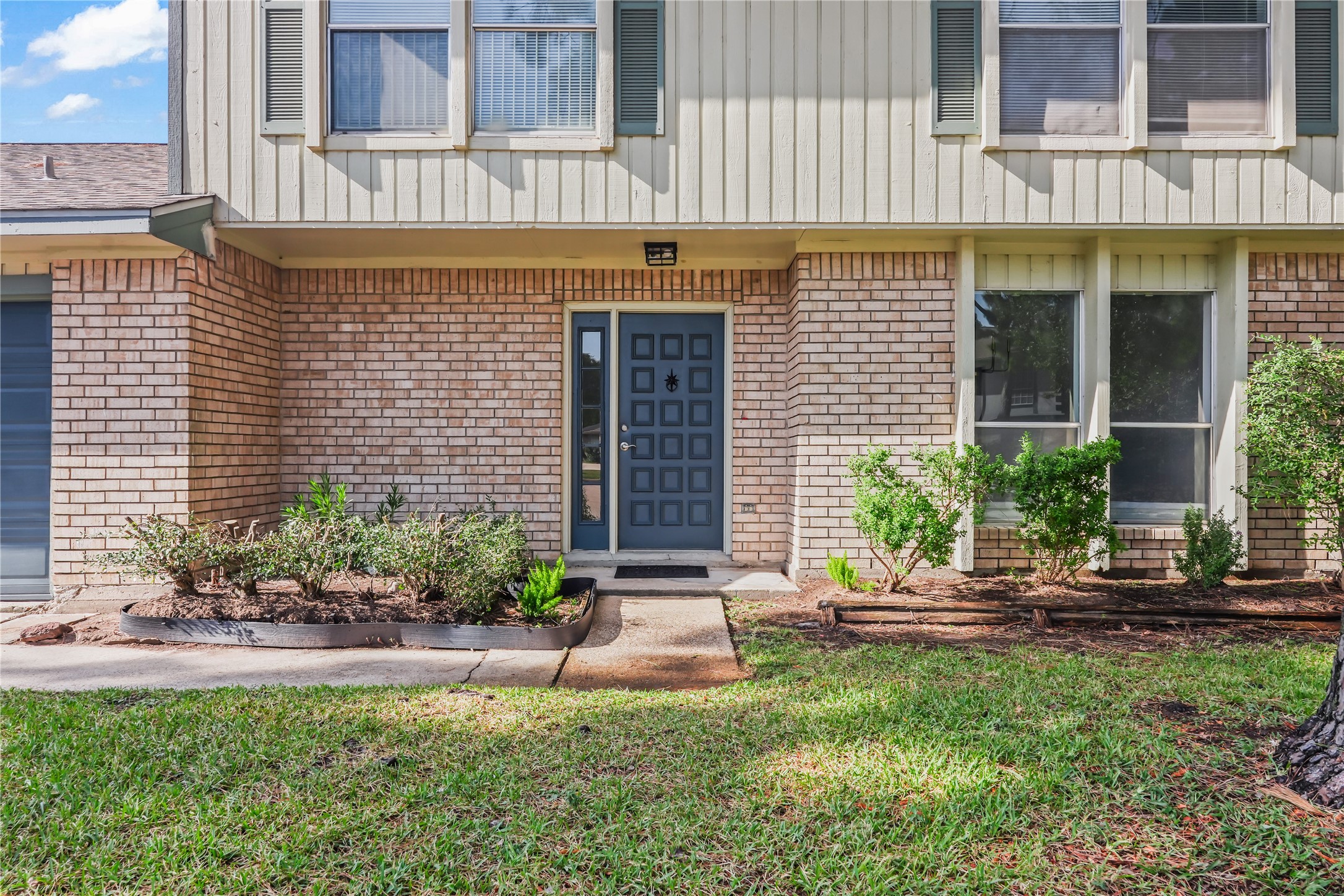 15506 Sungold Court Property Photo 4
