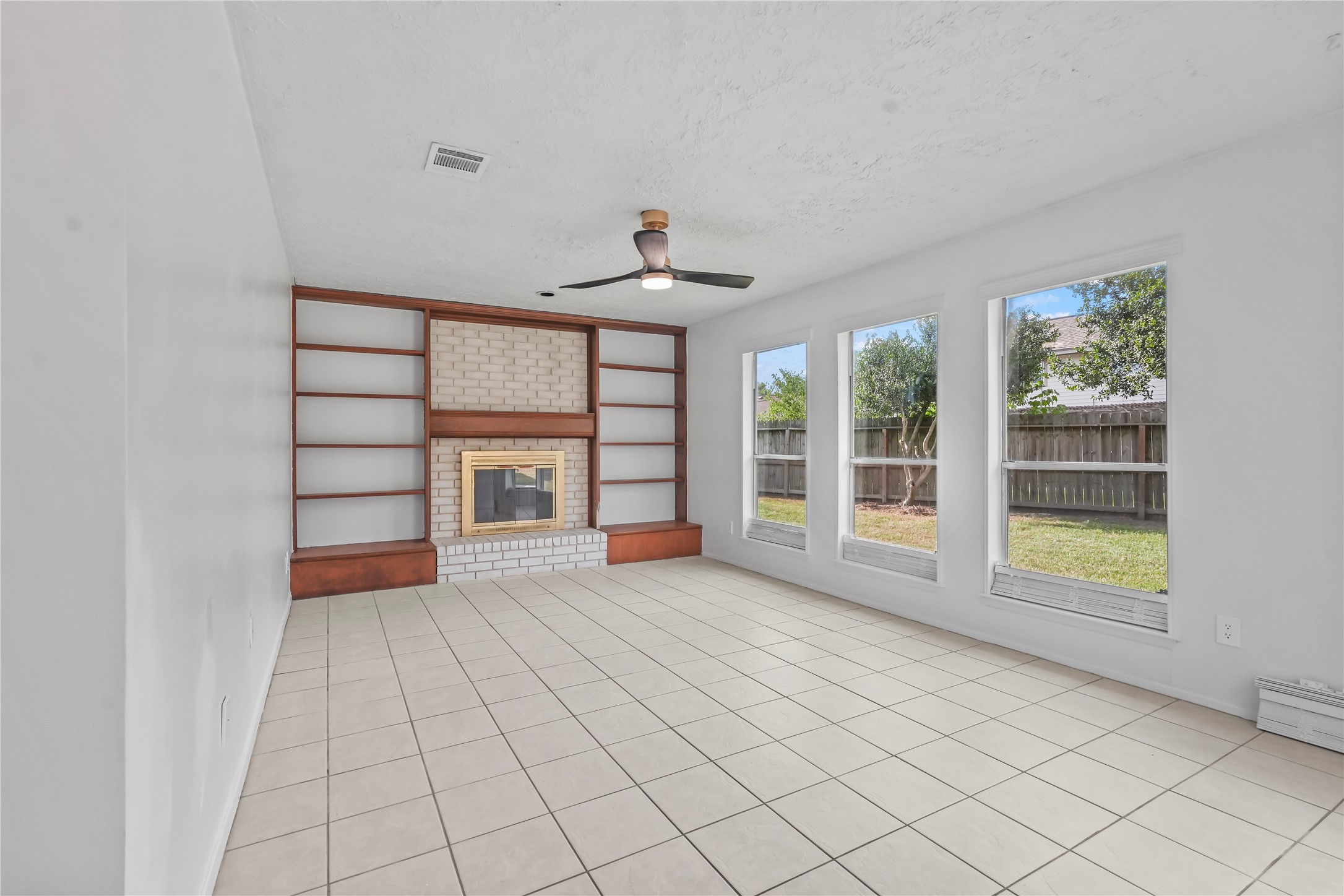 15506 Sungold Court Property Photo 8
