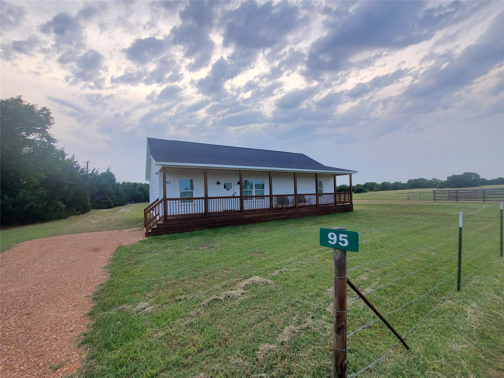 95 Red Tip Lane Property Photo 1