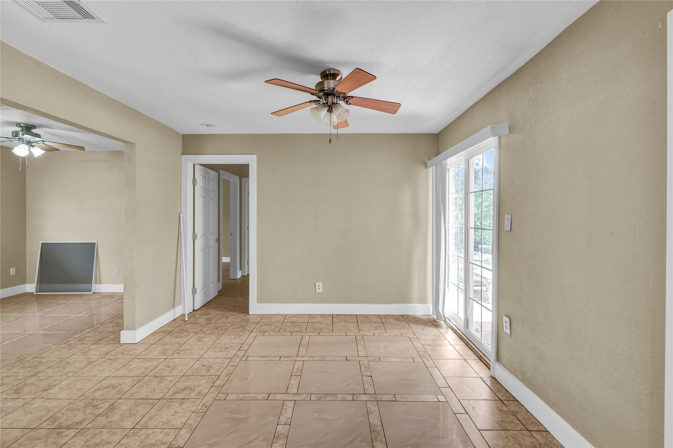 253 N Shanks Street Property Photo 5