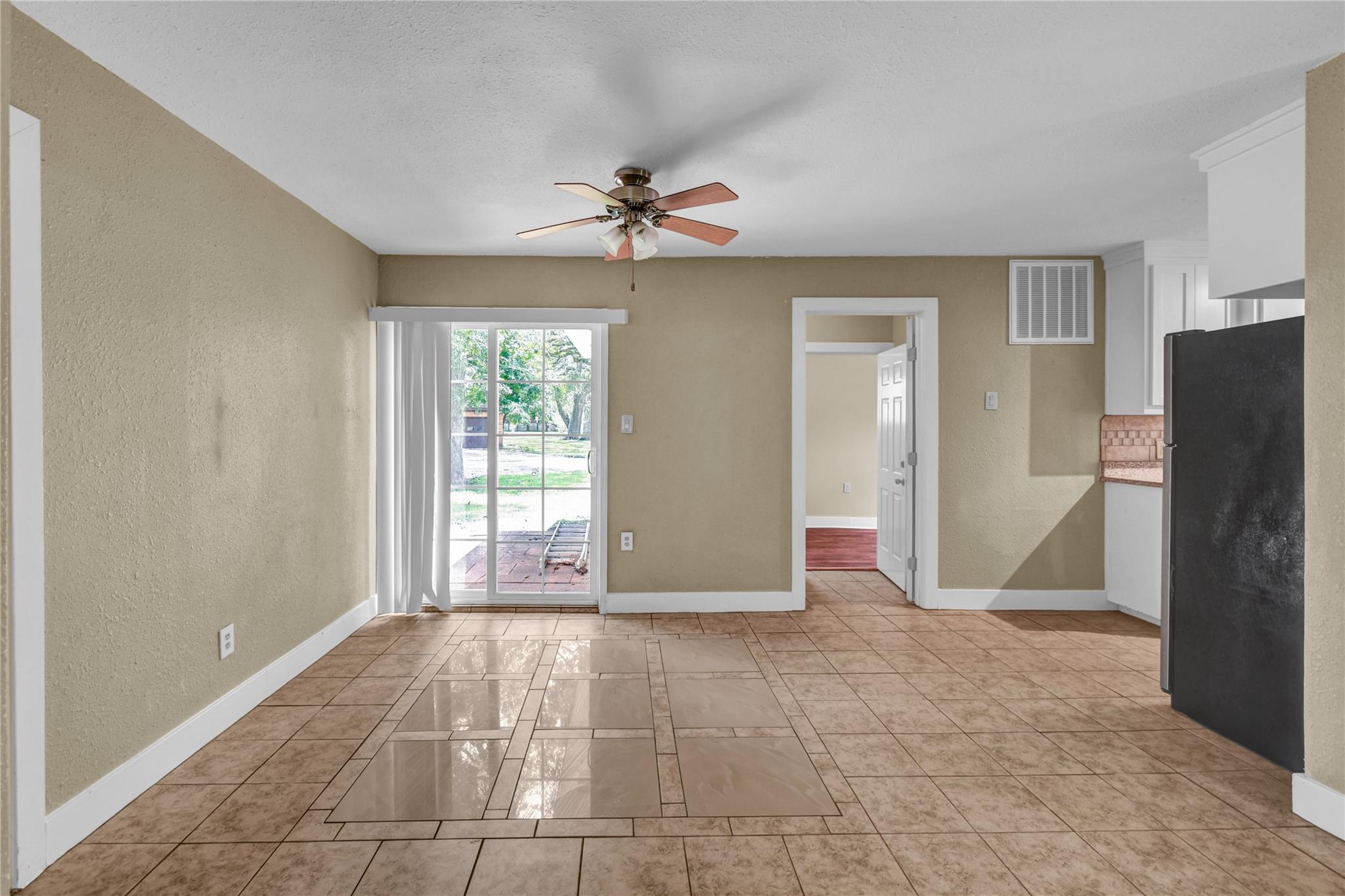 253 N Shanks Street Property Photo 6