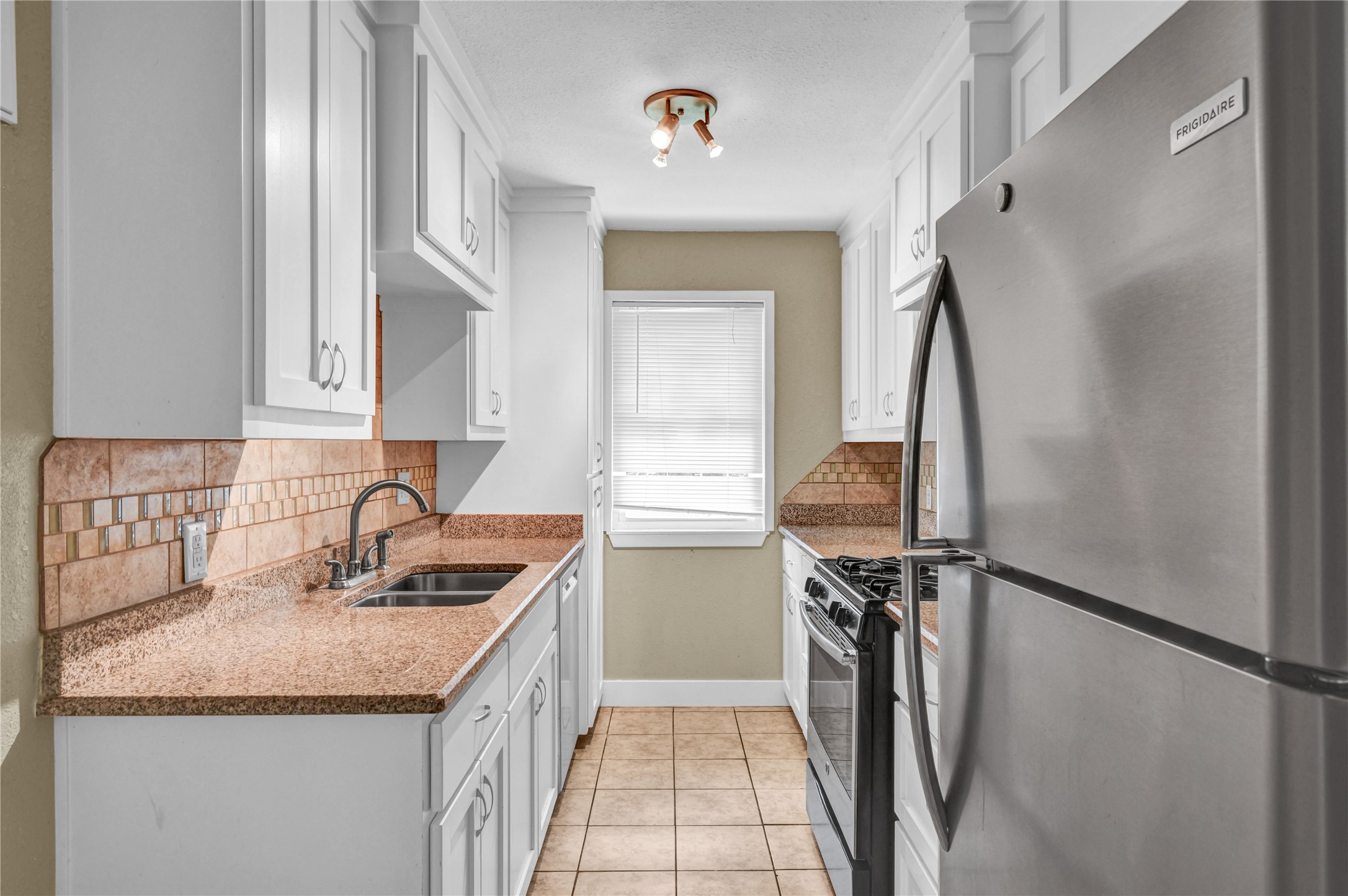 253 N Shanks Street Property Photo 8