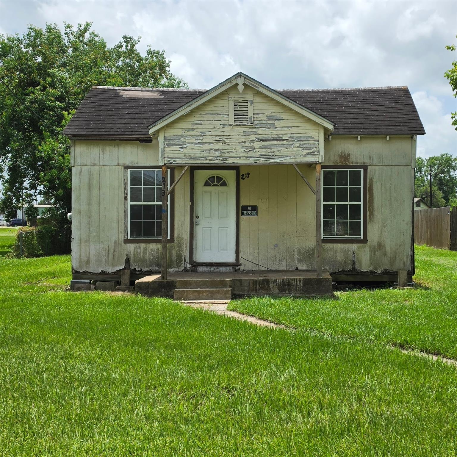 213 W Jackson Street, West Columbia Tx 77486 Property Photo 1