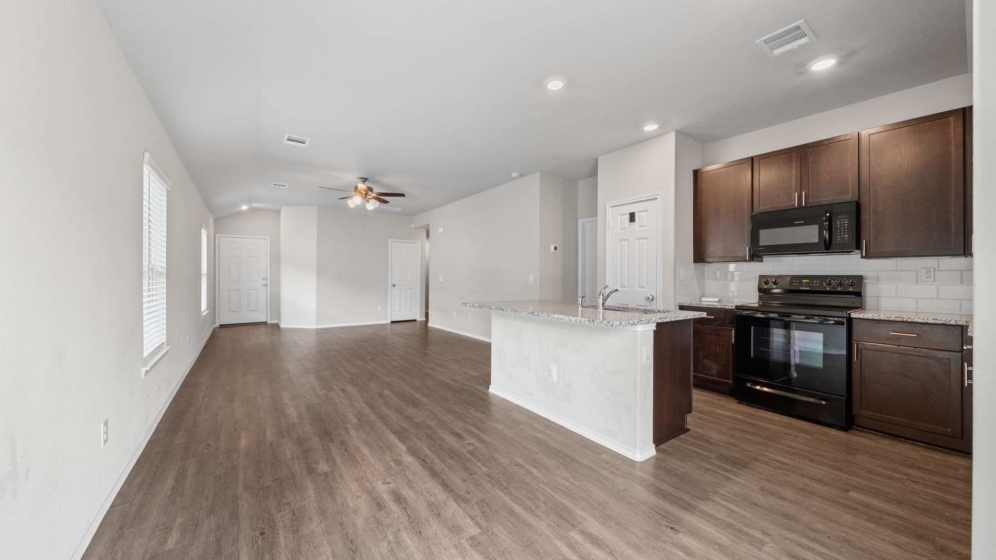 25331 Leather Leaf Court Property Photo 6
