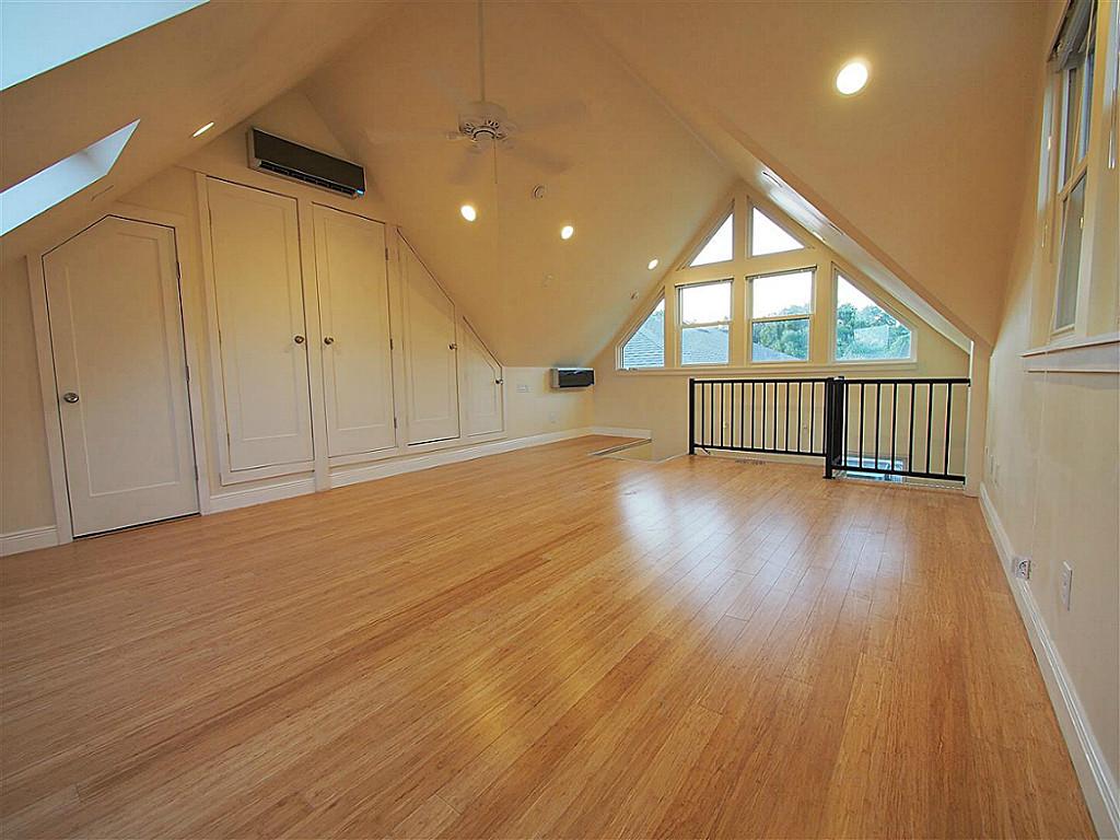 104 Stratford E Property Photo 8