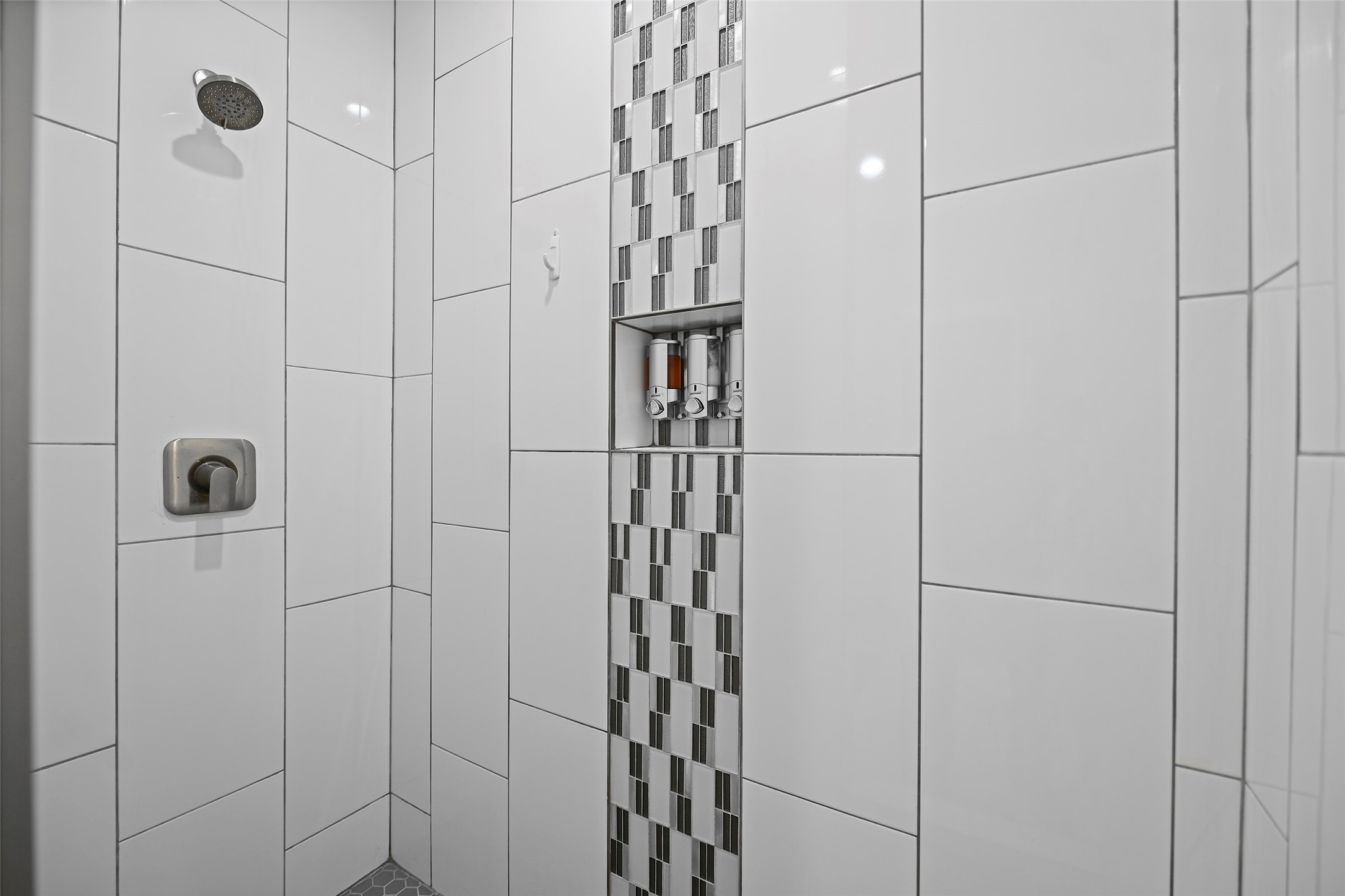 2413 Pease Street Property Photo 6