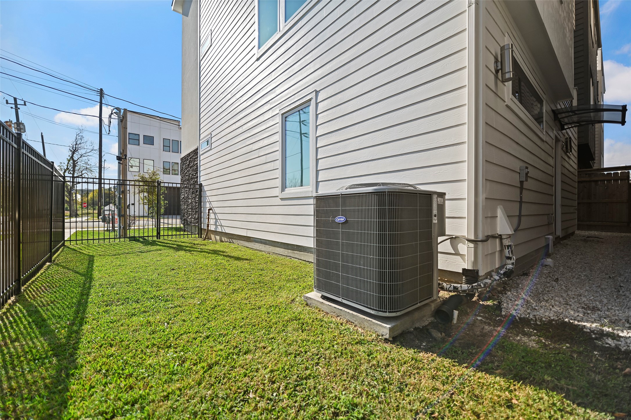 2413 Pease Street Property Photo 8