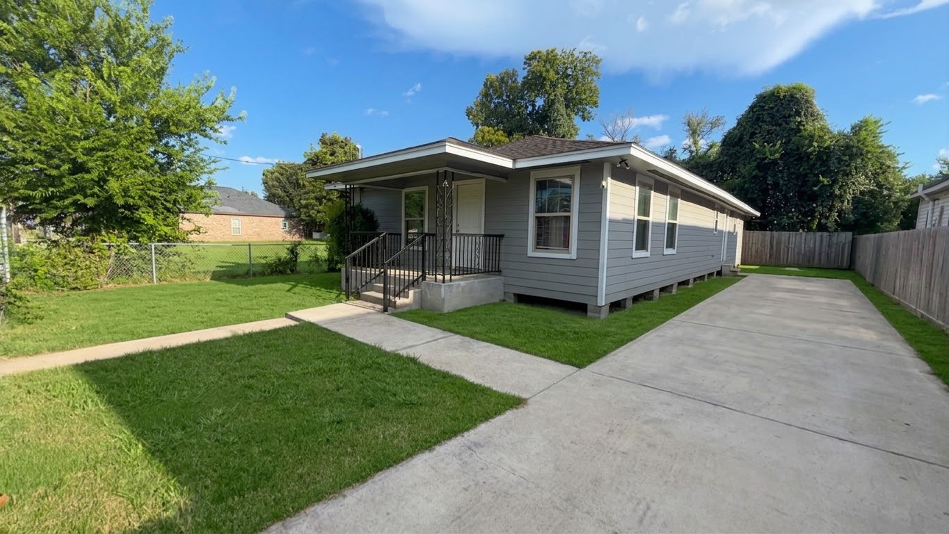 5022 Jewel Street Property Photo 1