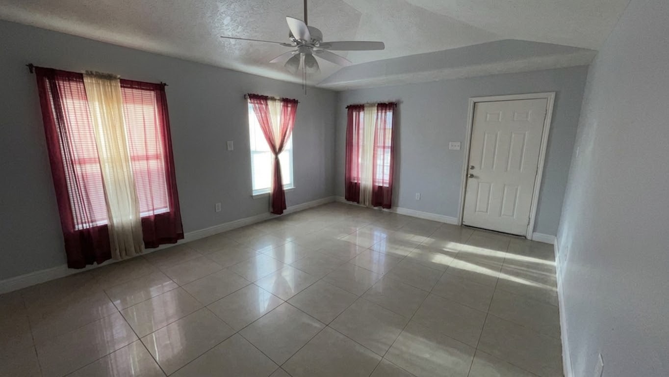 5022 Jewel Street Property Photo 2