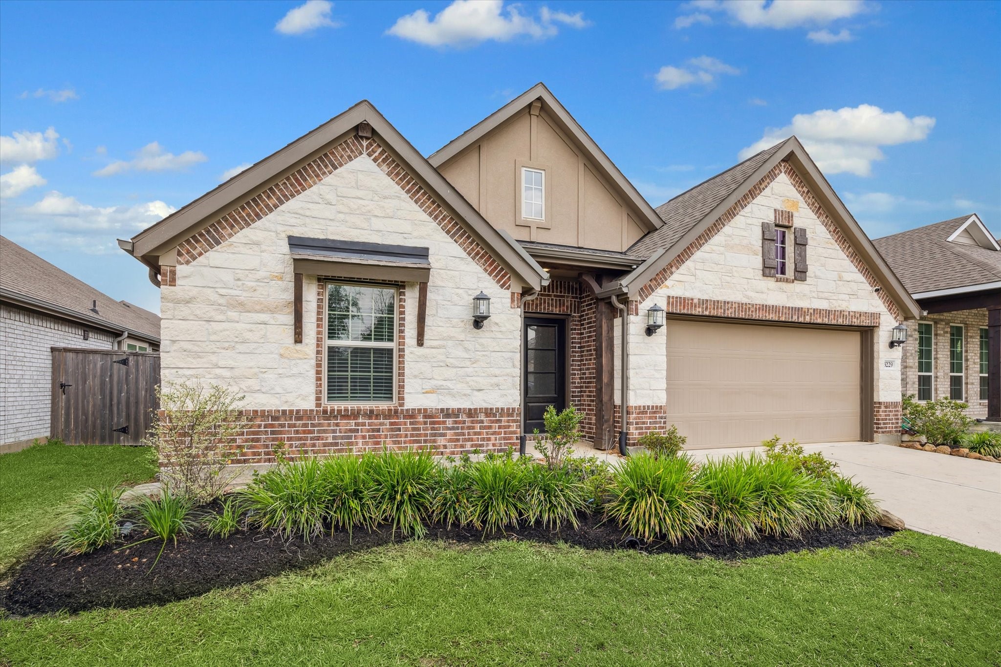 3229 Climbing Gardens Property Photo 1