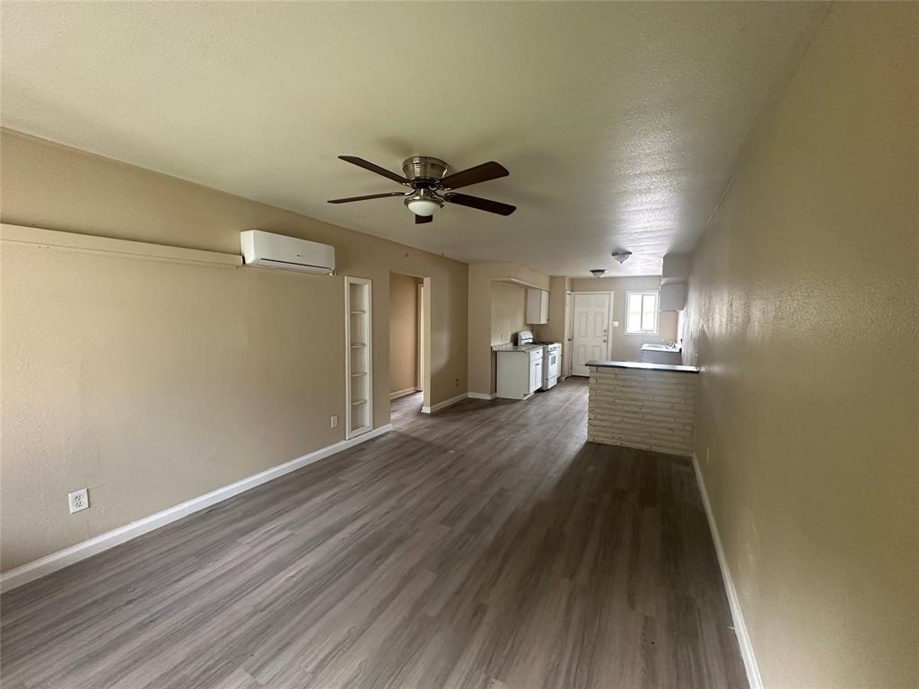 5122 Clover St Street Property Photo 8