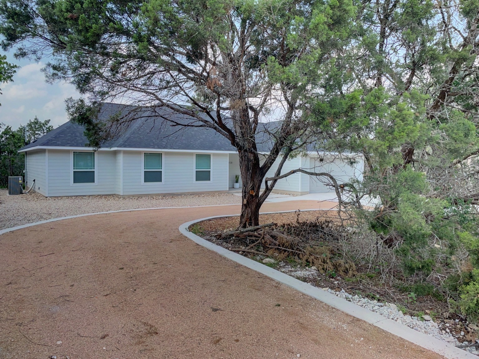 1131 Yaupon Drive Property Photo 2