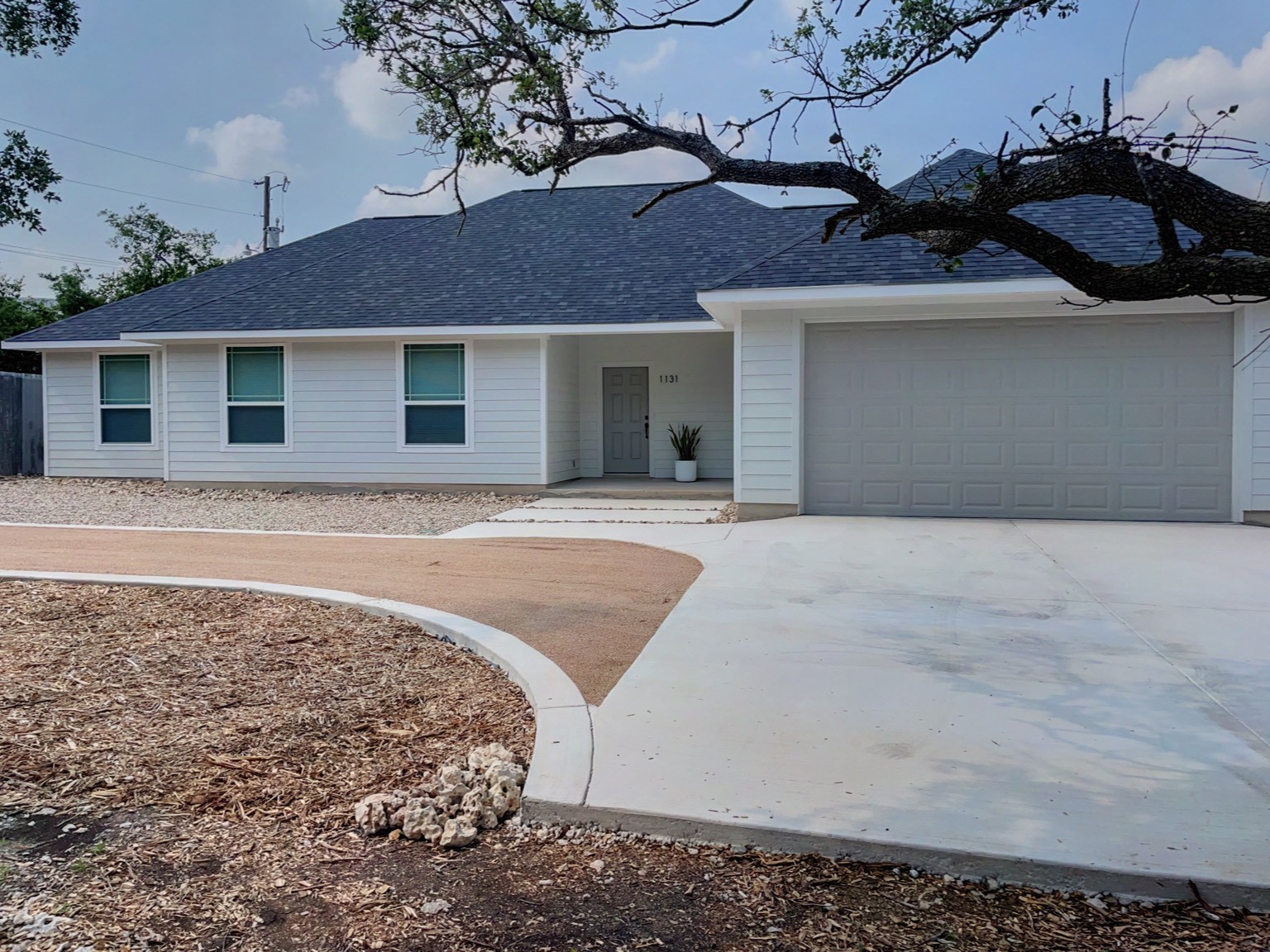 1131 Yaupon Drive Property Photo 4