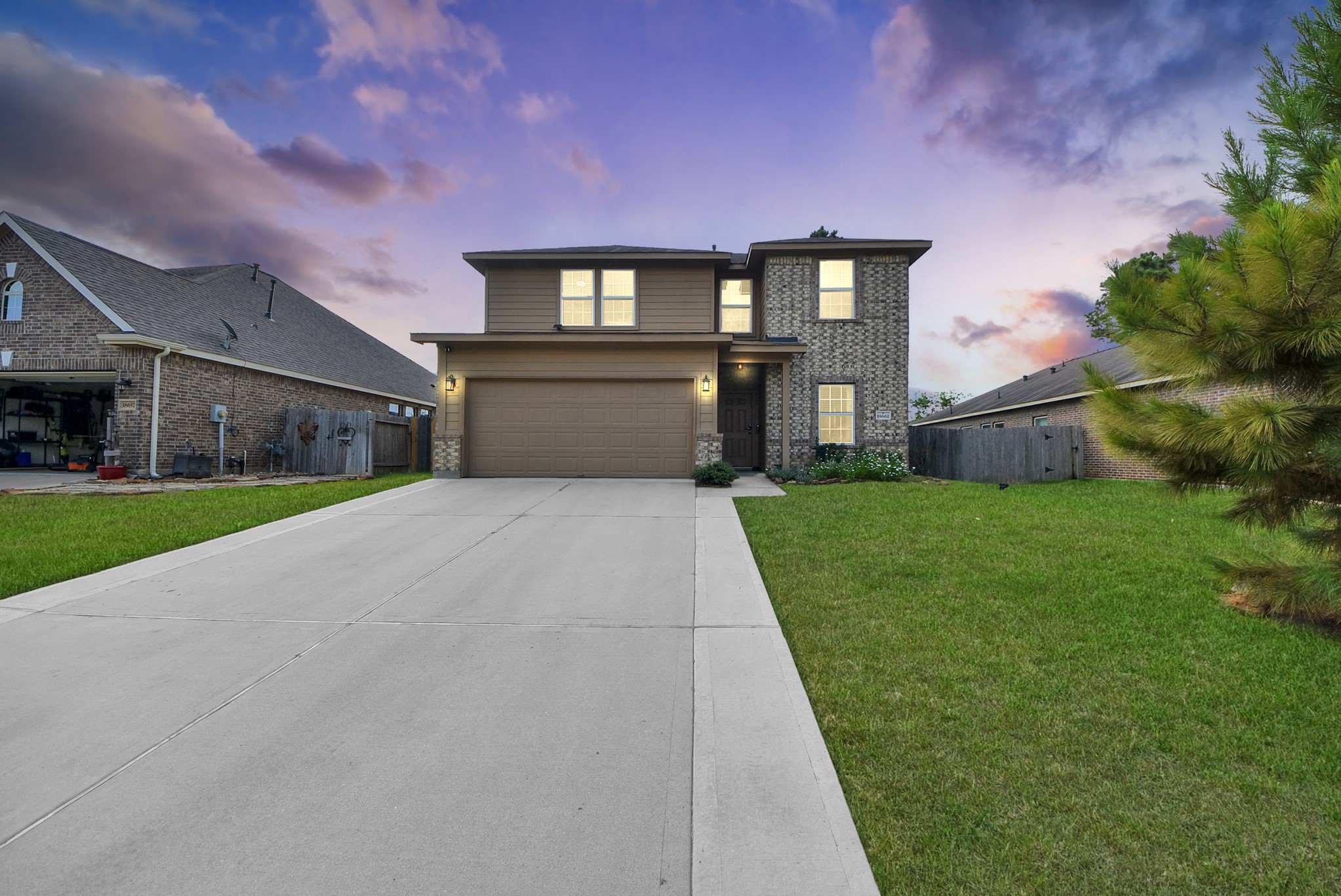 18661 Legend Oaks Drive Property Photo 1
