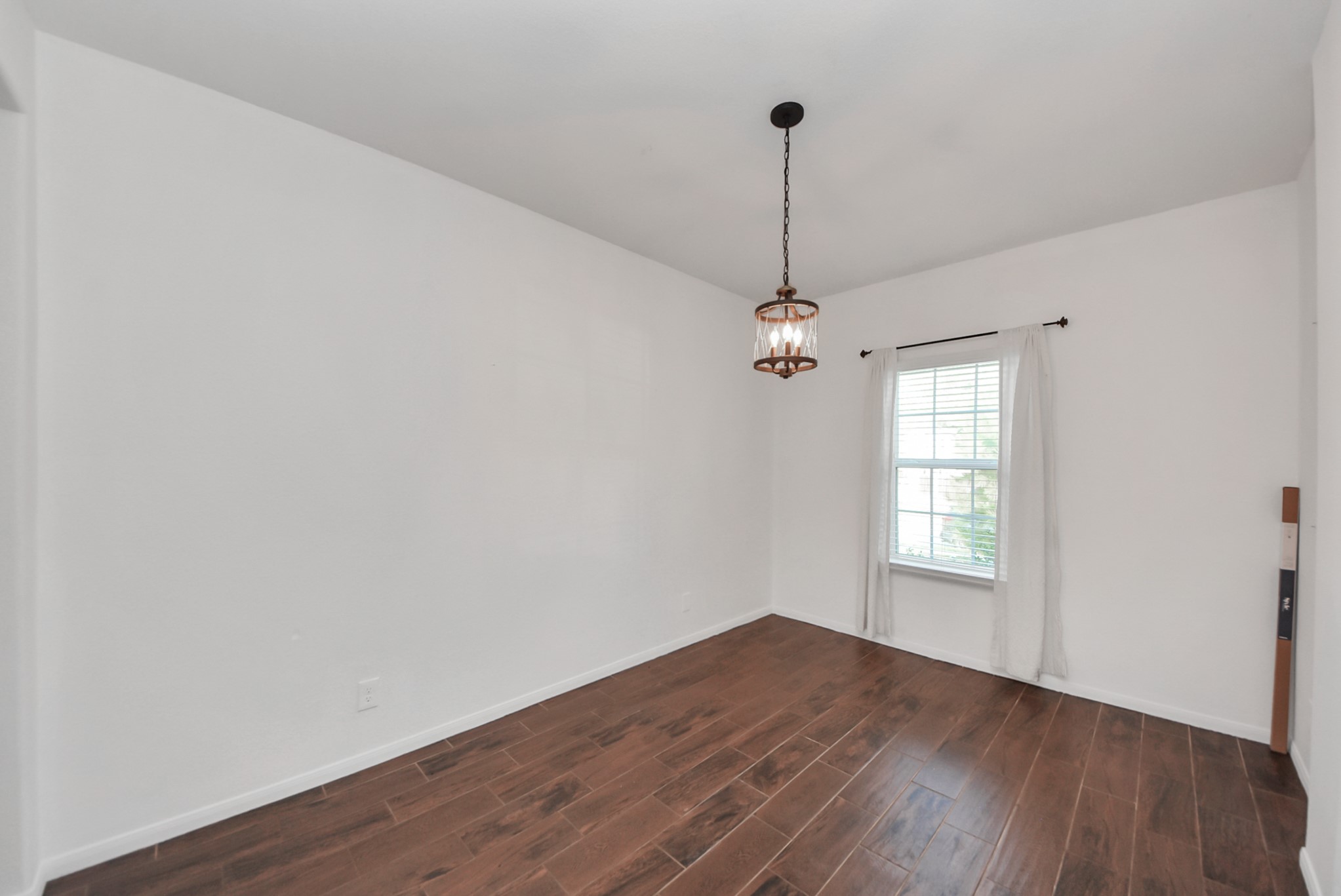 18661 Legend Oaks Drive Property Photo 3