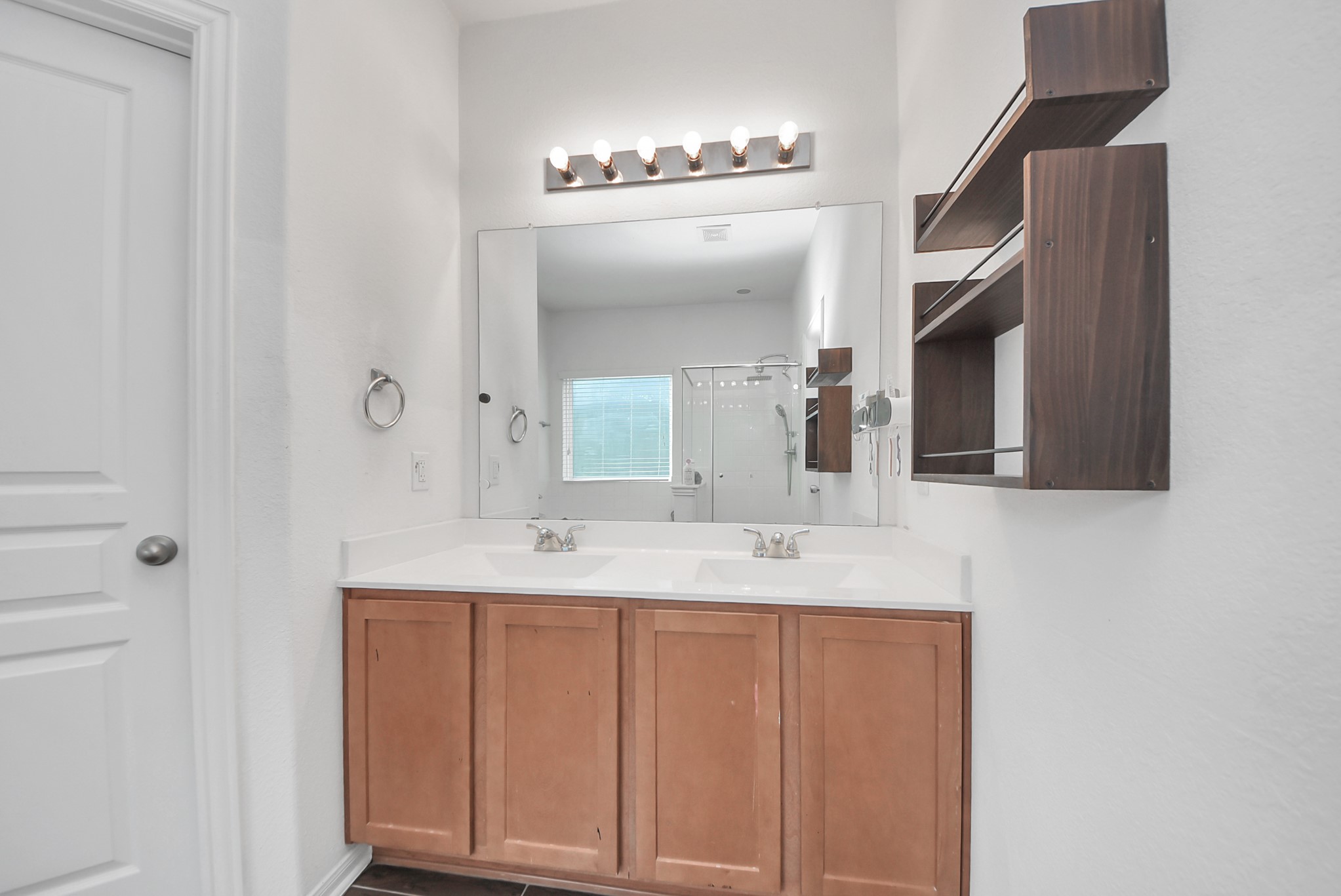 18661 Legend Oaks Drive Property Photo 27