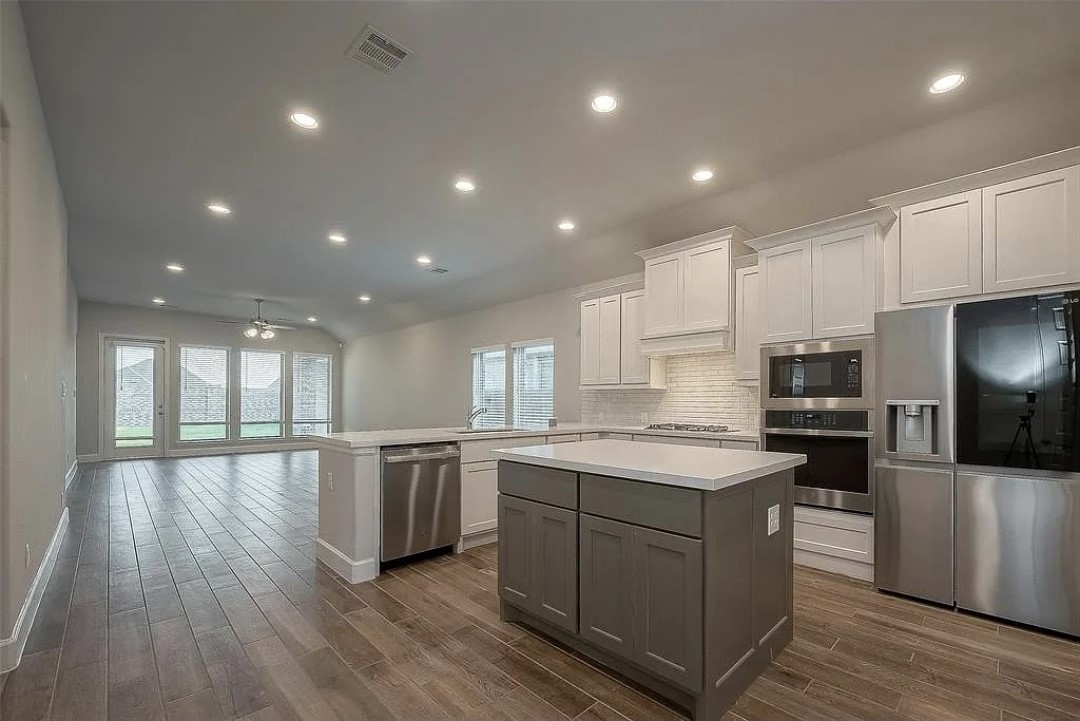 18903 Brego Lane Property Photo 3