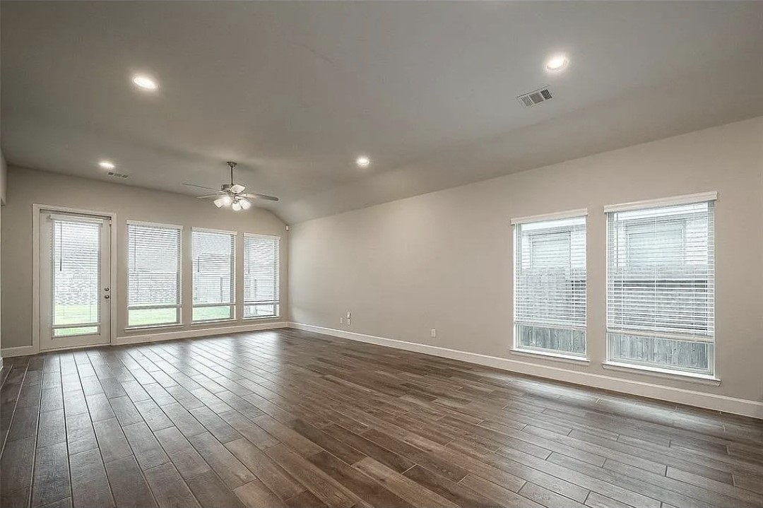 18903 Brego Lane Property Photo 4